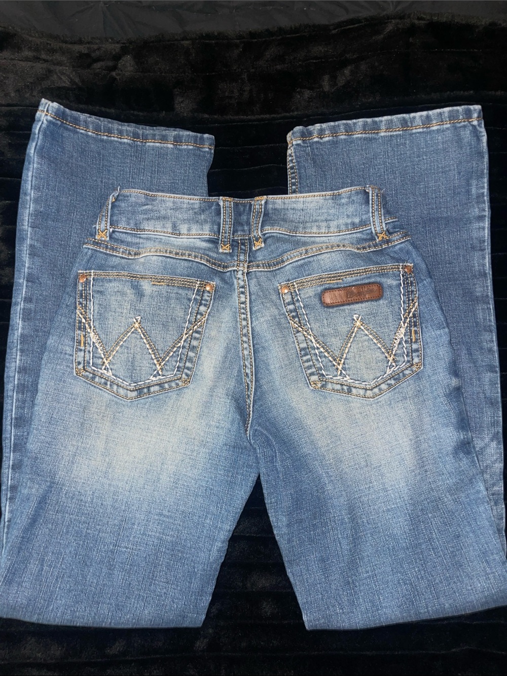 Wrangler Light Blue Women's Bootcut Jeans with Signature Back Stitching - Picture 4 of 6
